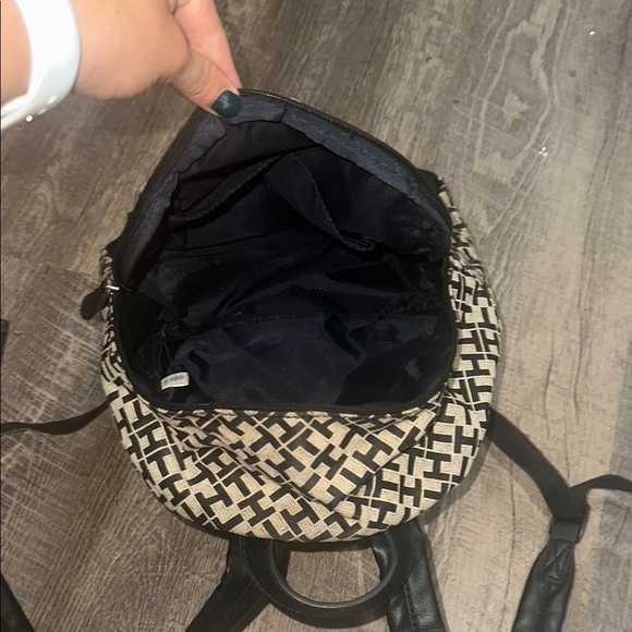 Tommy Hilfiger Cream and Black Backpacks with Striking Design - Picture 5 of 5